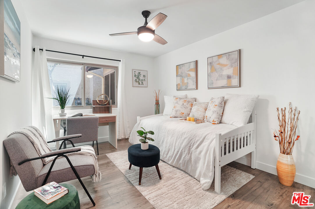 6716 Clybourn Ave Unit: 124