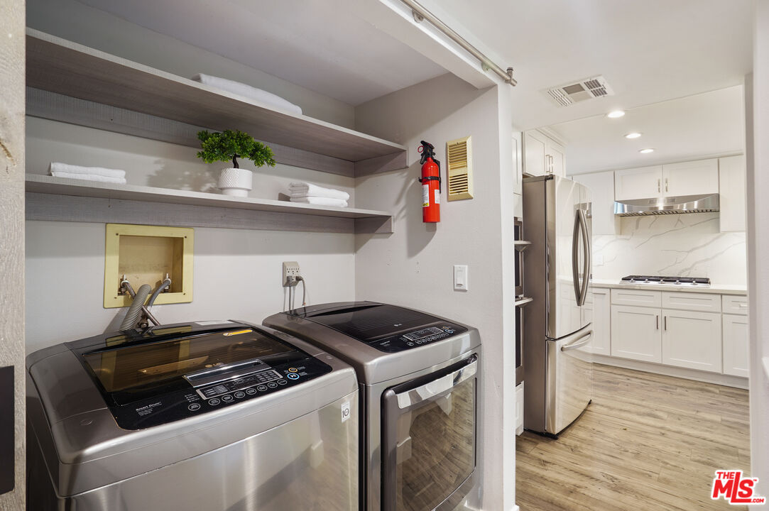 6716 Clybourn Ave Unit: 124