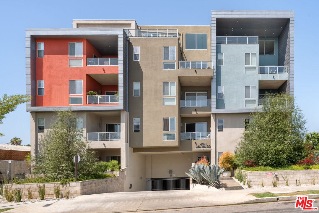 4211 Redwood Ave Unit: 303