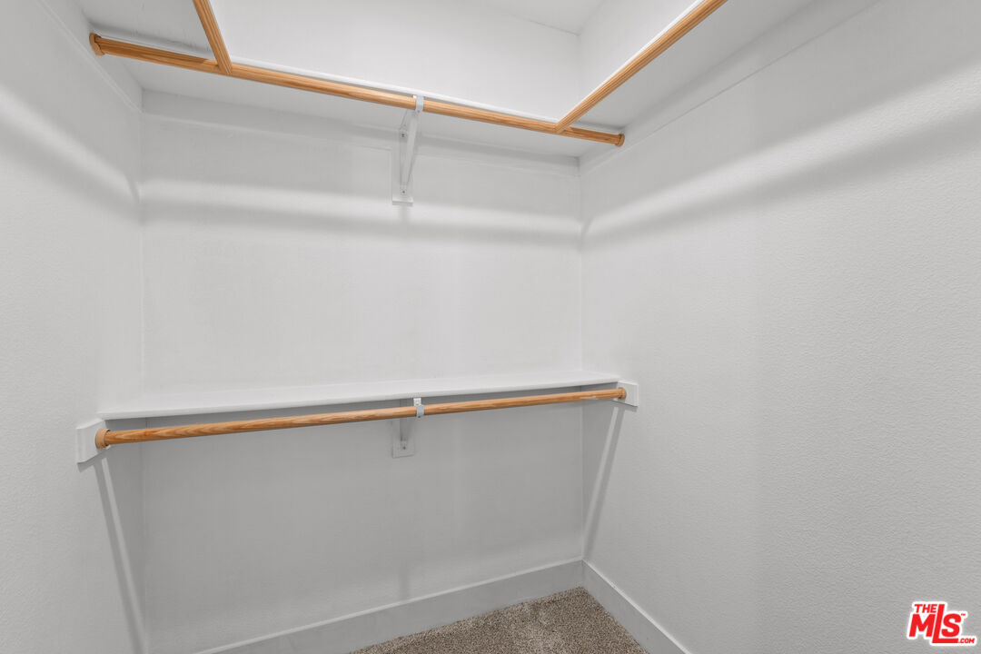 4211 Redwood Ave Unit: 303