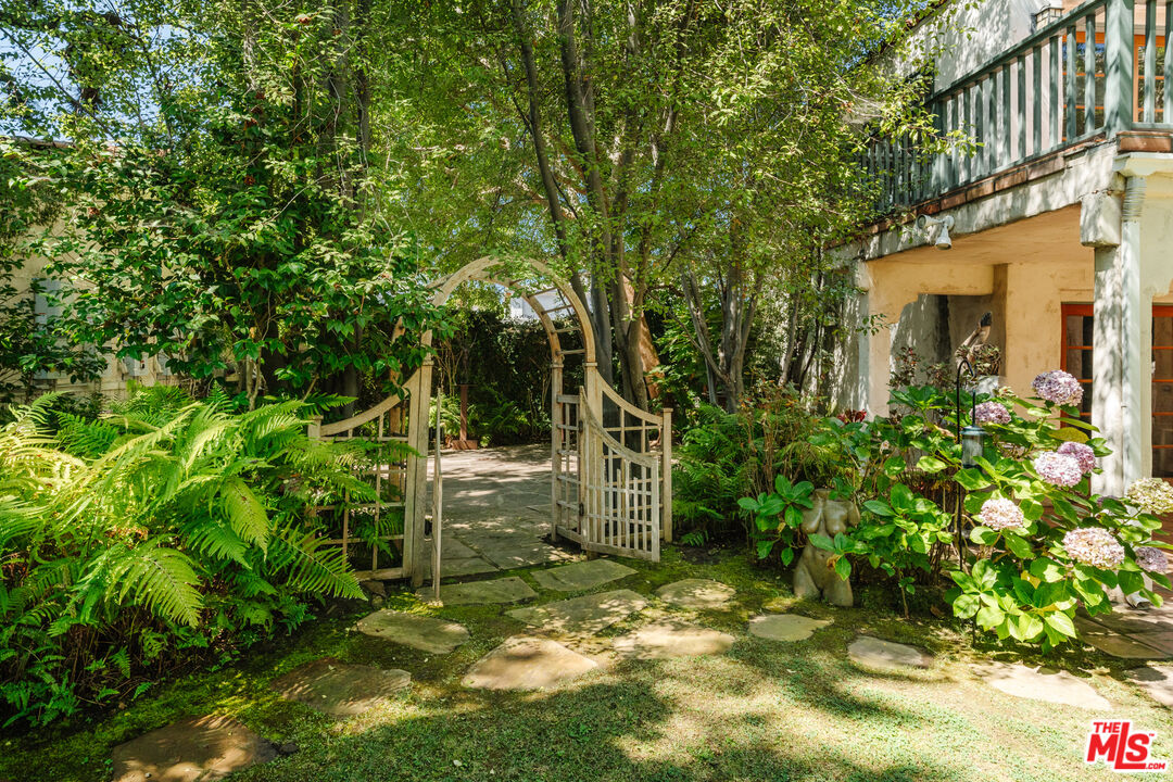 3587 Ocean View Ave