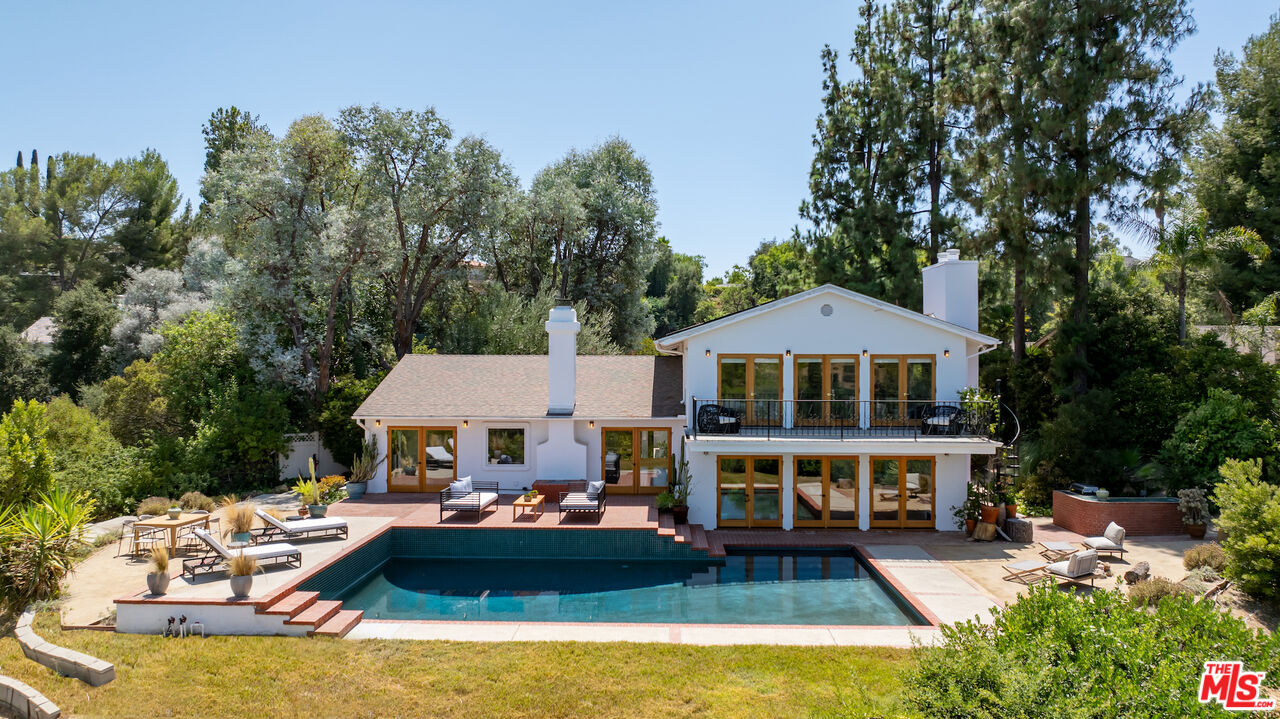 4343 Reyes Dr