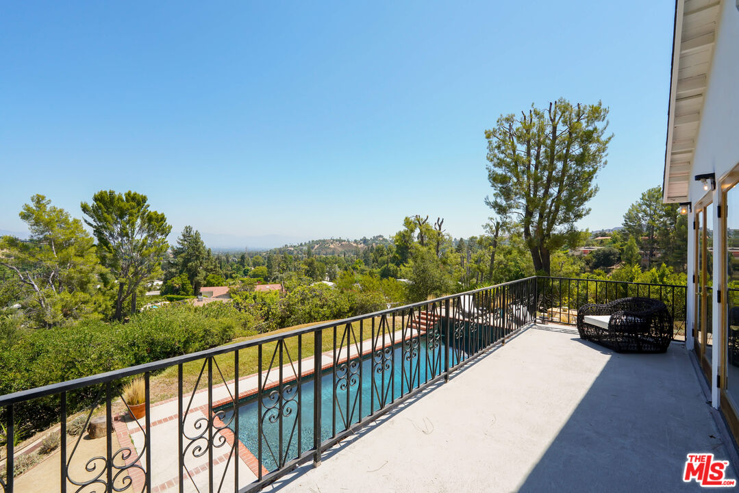 4343 Reyes Dr