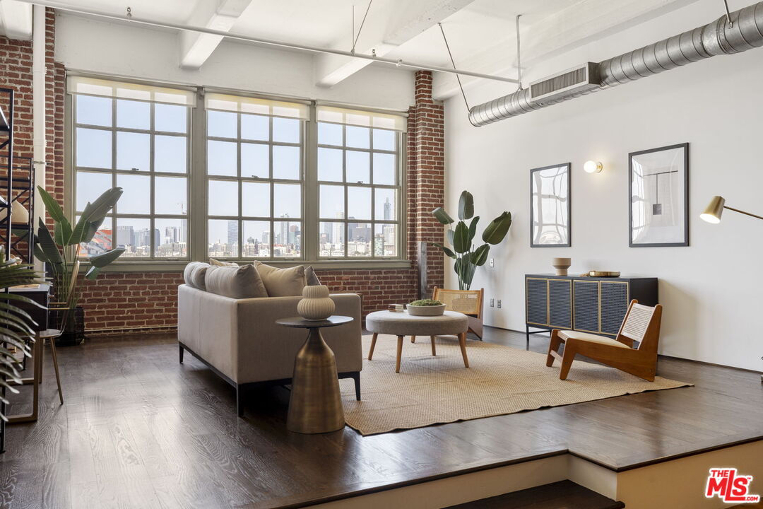 1850 Industrial St Unit: 414