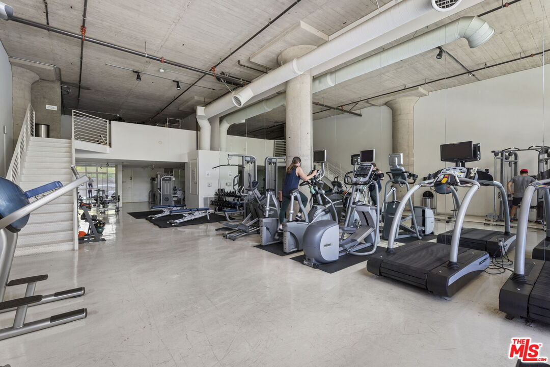 1850 Industrial St Unit: 414