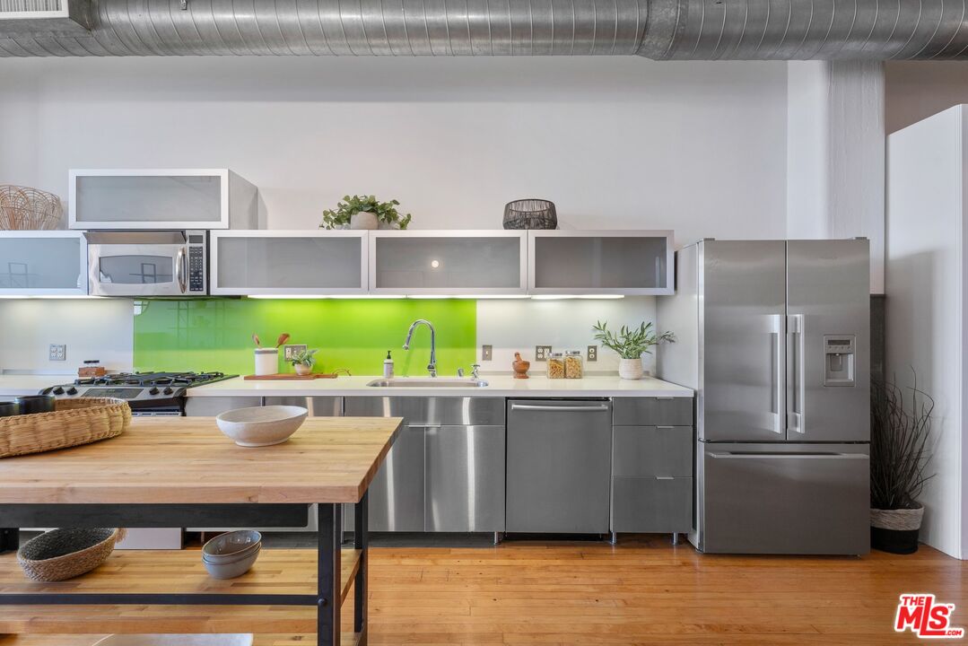 1850 Industrial St Unit: 414