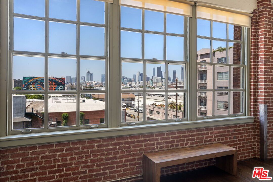 1850 Industrial St Unit: 414