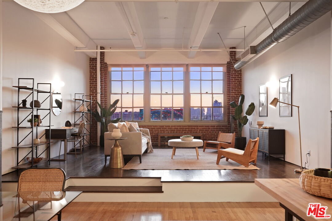 1850 Industrial St Unit: 414