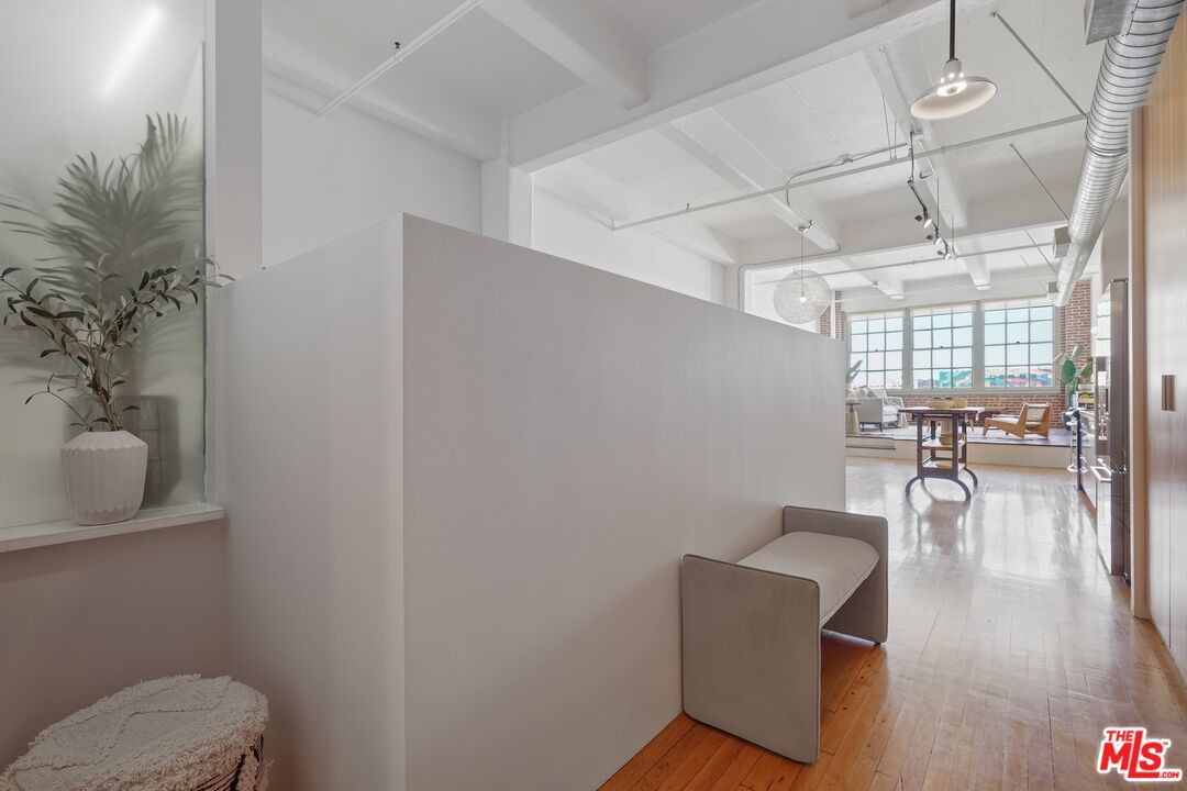 1850 Industrial St Unit: 414