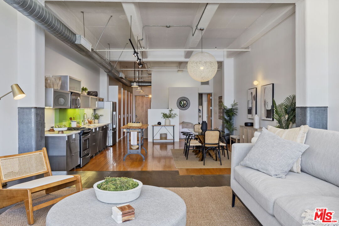 1850 Industrial St Unit: 414