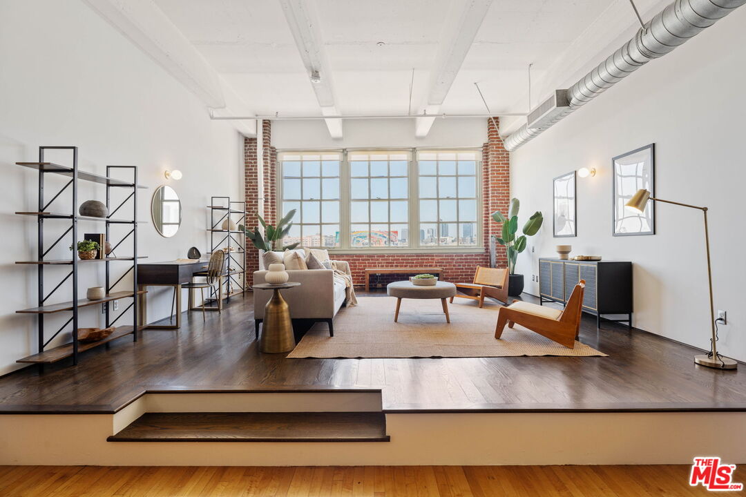 1850 Industrial St Unit: 414
