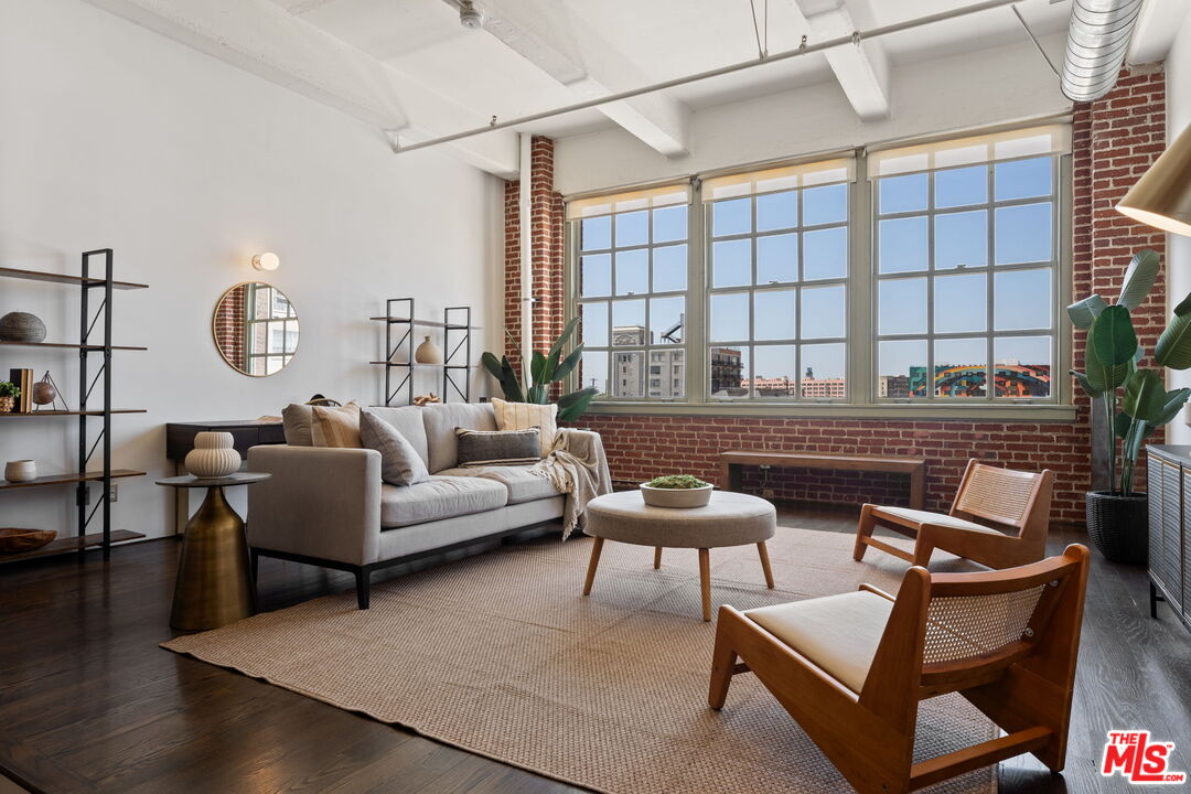 1850 Industrial St Unit: 414