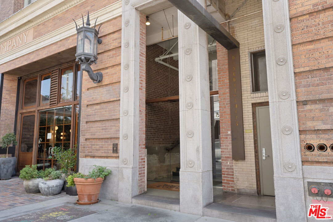 1850 Industrial St Unit: 414