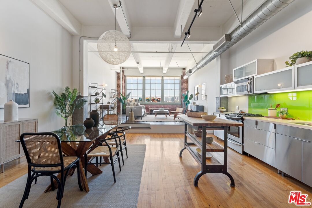 1850 Industrial St Unit: 414