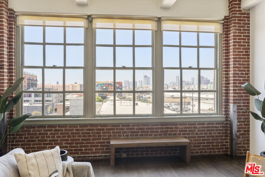 1850 Industrial St Unit: 414