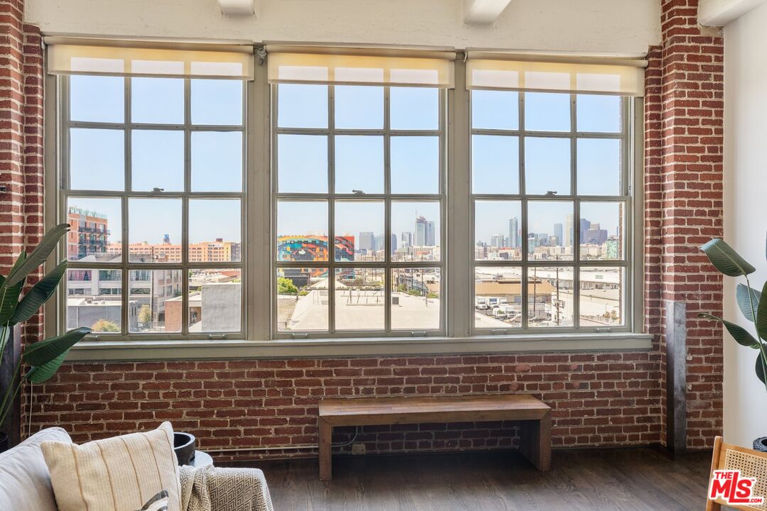 1850 Industrial St Unit: 414