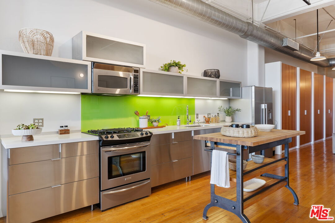 1850 Industrial St Unit: 414