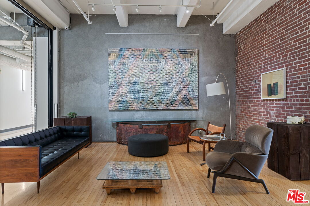 1850 Industrial St Unit: 414