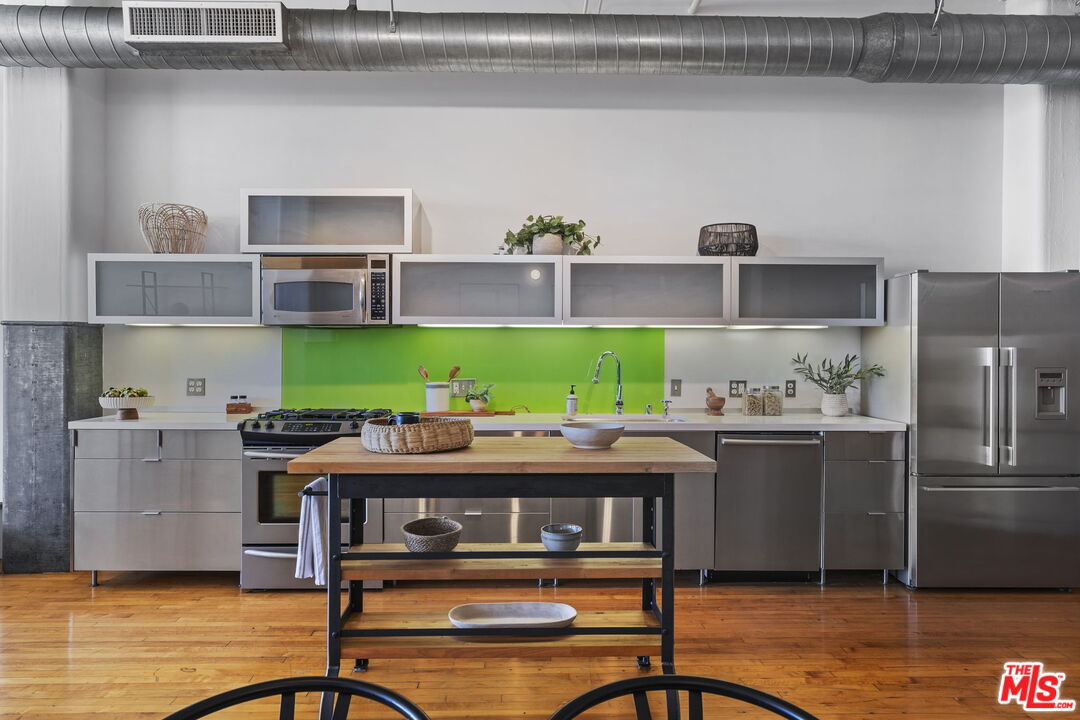 1850 Industrial St Unit: 414