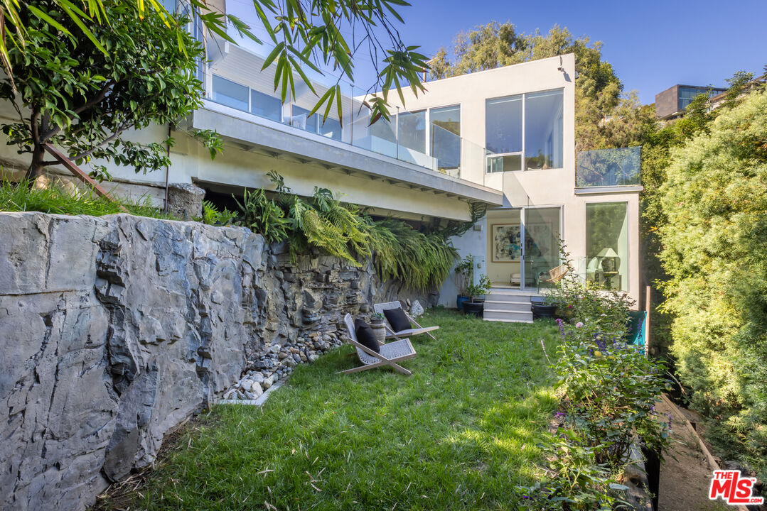 8618 Franklin Ave