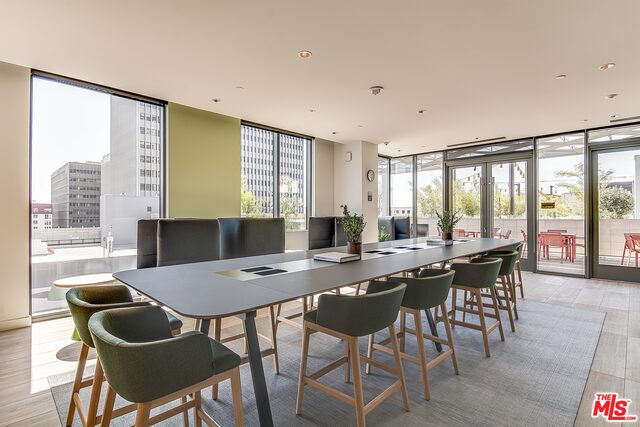330 W 11th ST Unit: 403