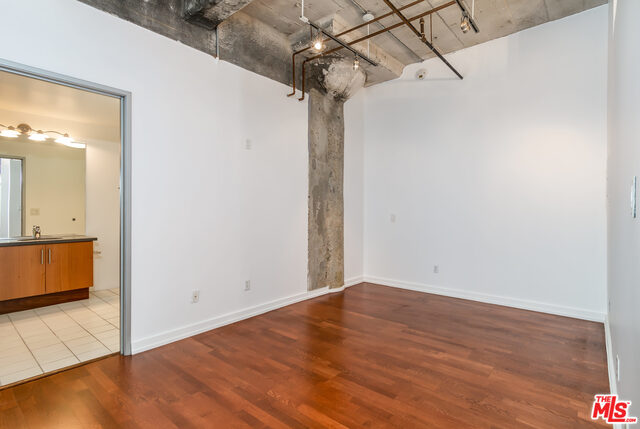 330 W 11th ST Unit: 403