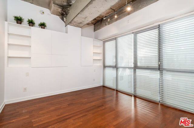 330 W 11th ST Unit: 403