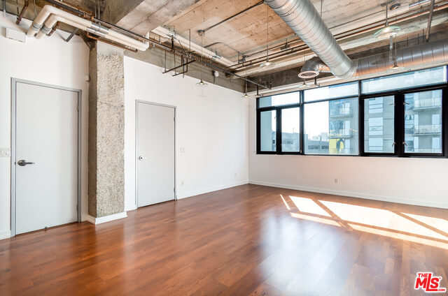 330 W 11th ST Unit: 403