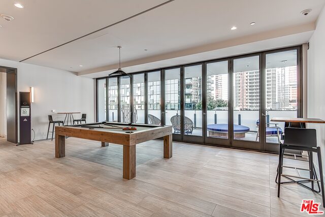 330 W 11th ST Unit: 403