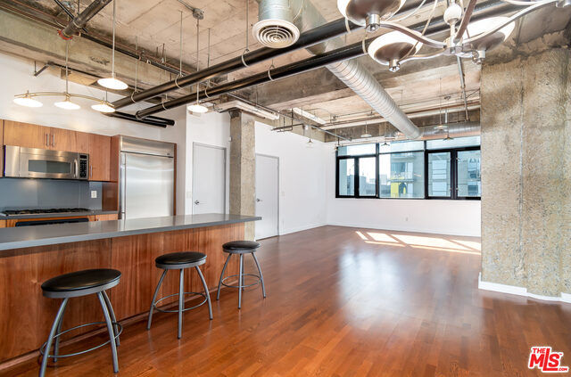 330 W 11th ST Unit: 403
