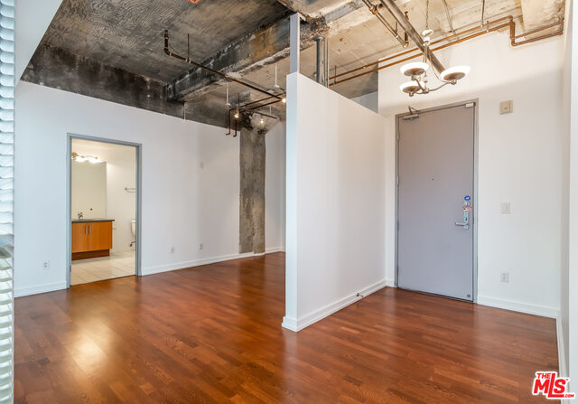 330 W 11th ST Unit: 403