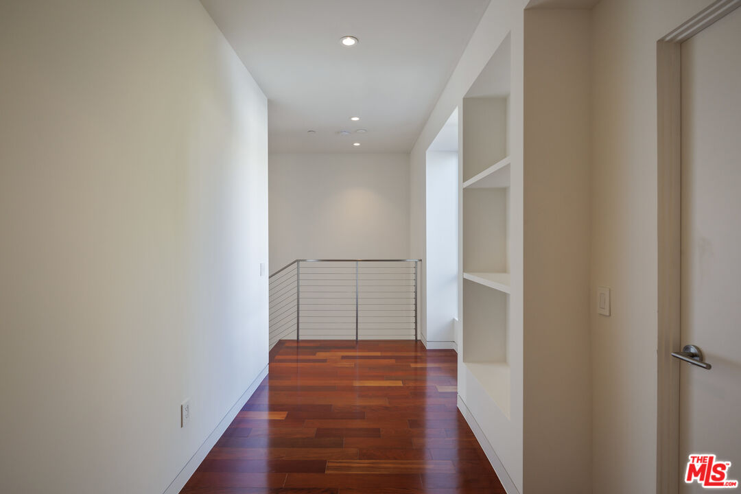 521 Marine St