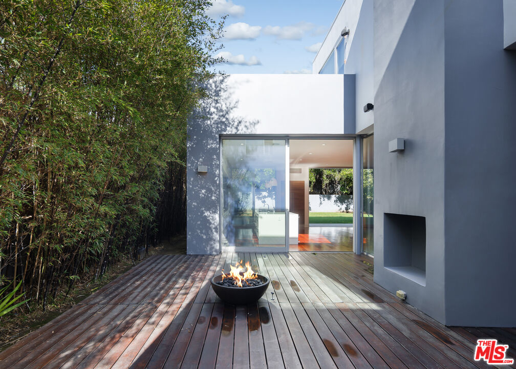 521 Marine St