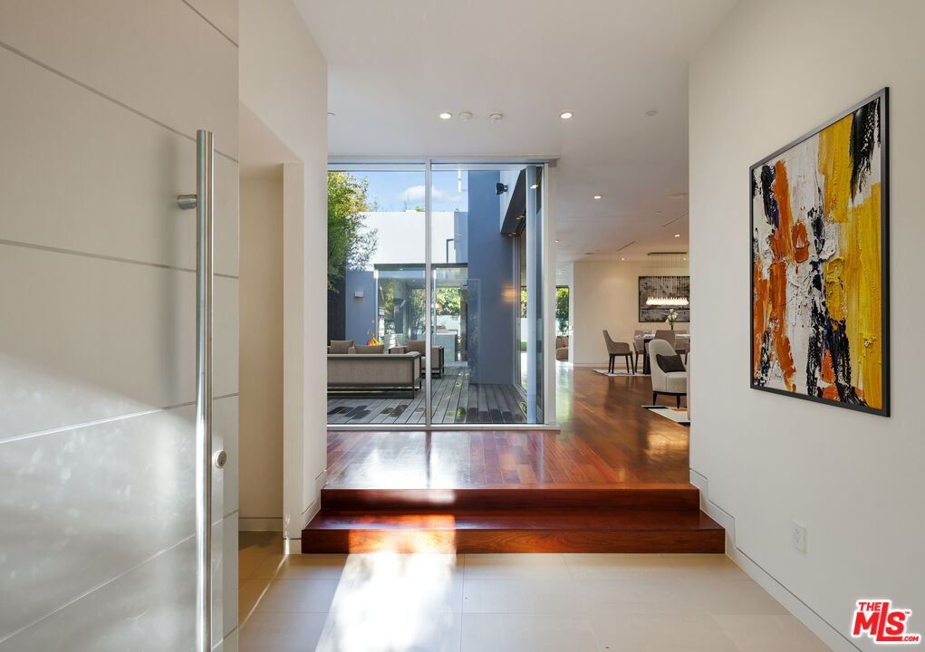 521 Marine St