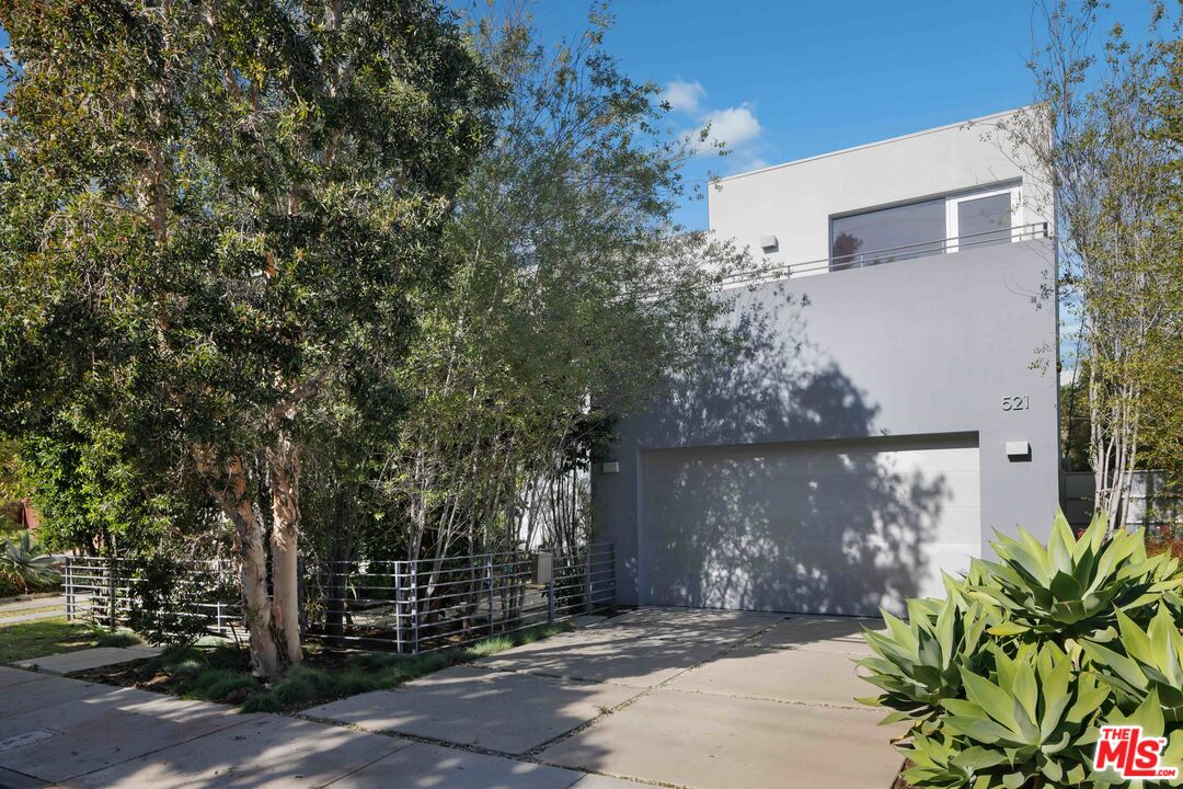 521 Marine St