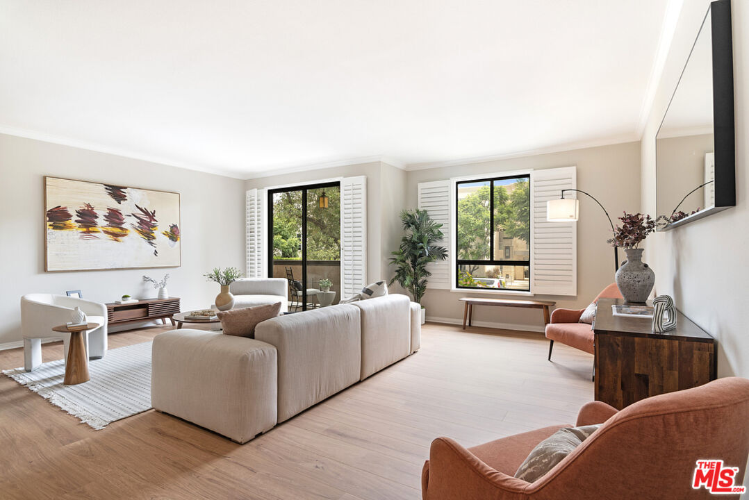 1315 S Roxbury Dr Unit: 101