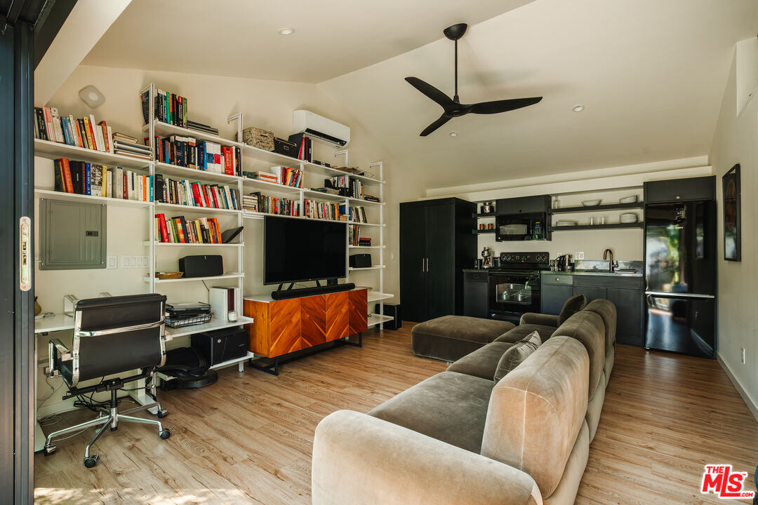 4109 Clayton Ave