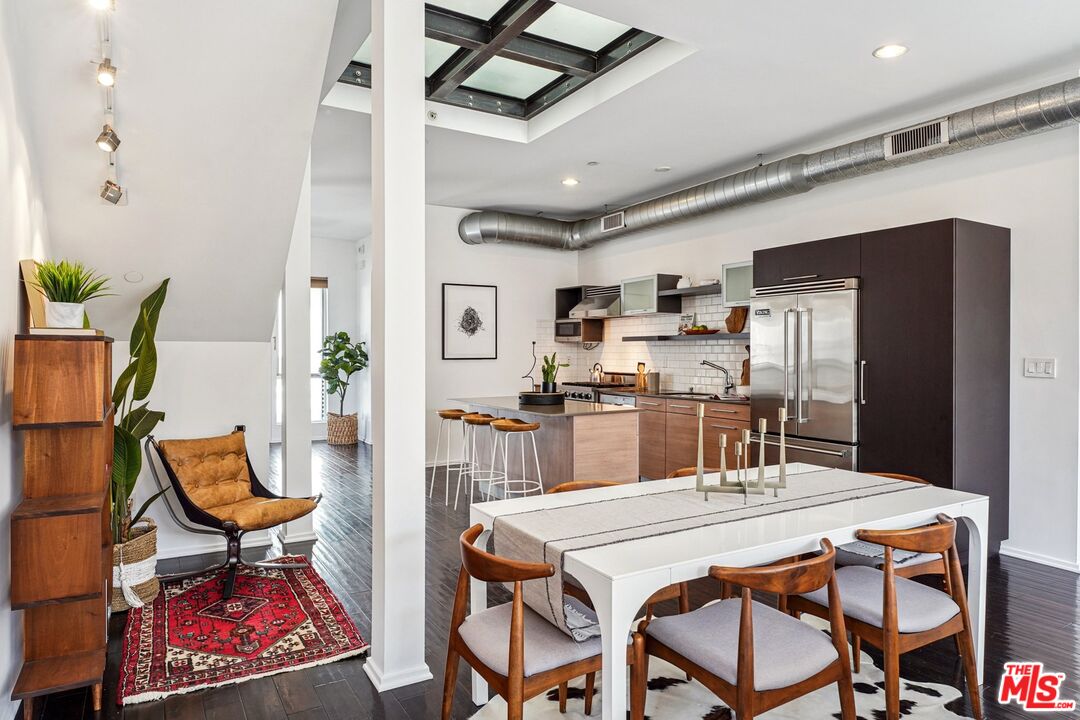 4151 Redwood Ave Unit: 414