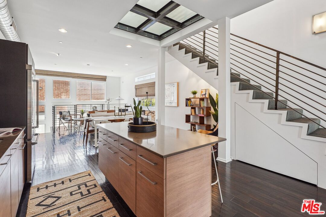 4151 Redwood Ave Unit: 414
