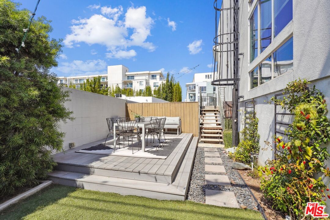 4151 Redwood Ave Unit: 414