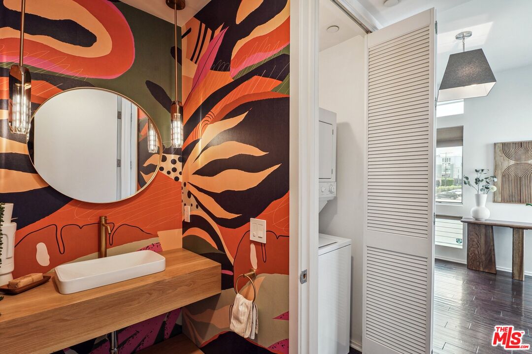 4151 Redwood Ave Unit: 414