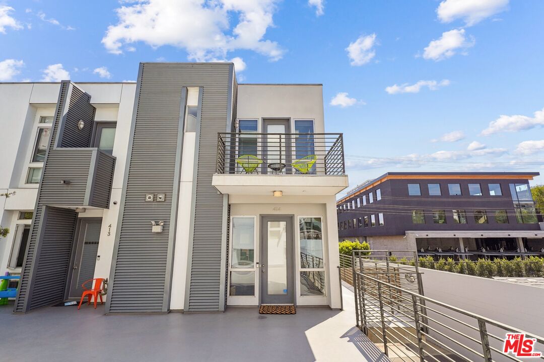 4151 Redwood Ave Unit: 414