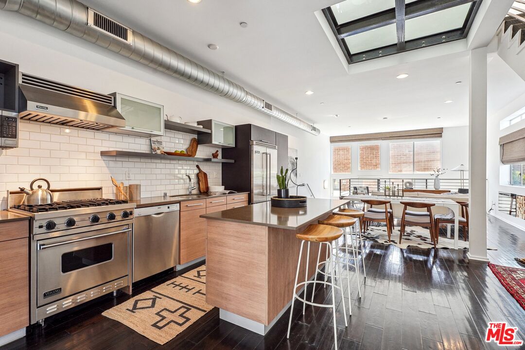 4151 Redwood Ave Unit: 414