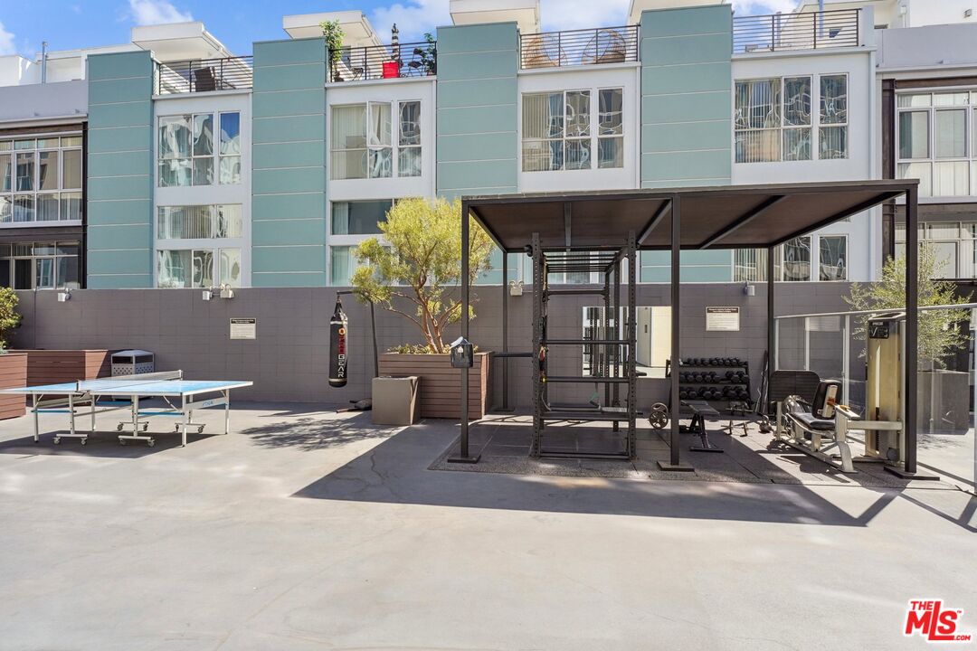 4151 Redwood Ave Unit: 414