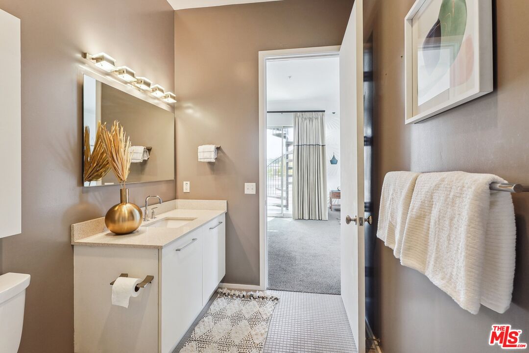4151 Redwood Ave Unit: 414