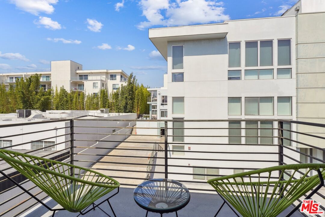 4151 Redwood Ave Unit: 414