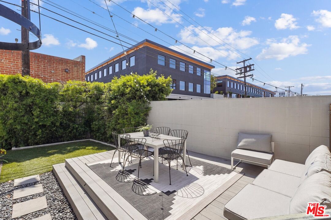 4151 Redwood Ave Unit: 414