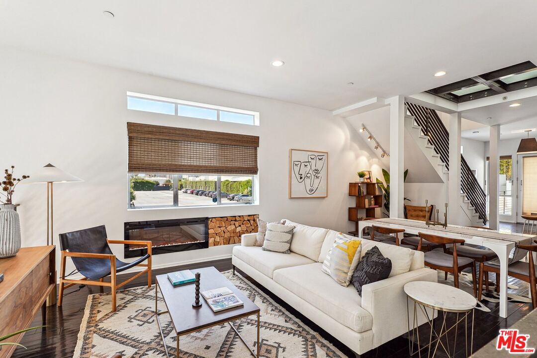 4151 Redwood Ave Unit: 414