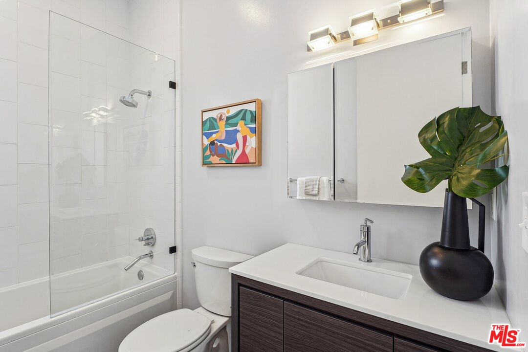 4151 Redwood Ave Unit: 414