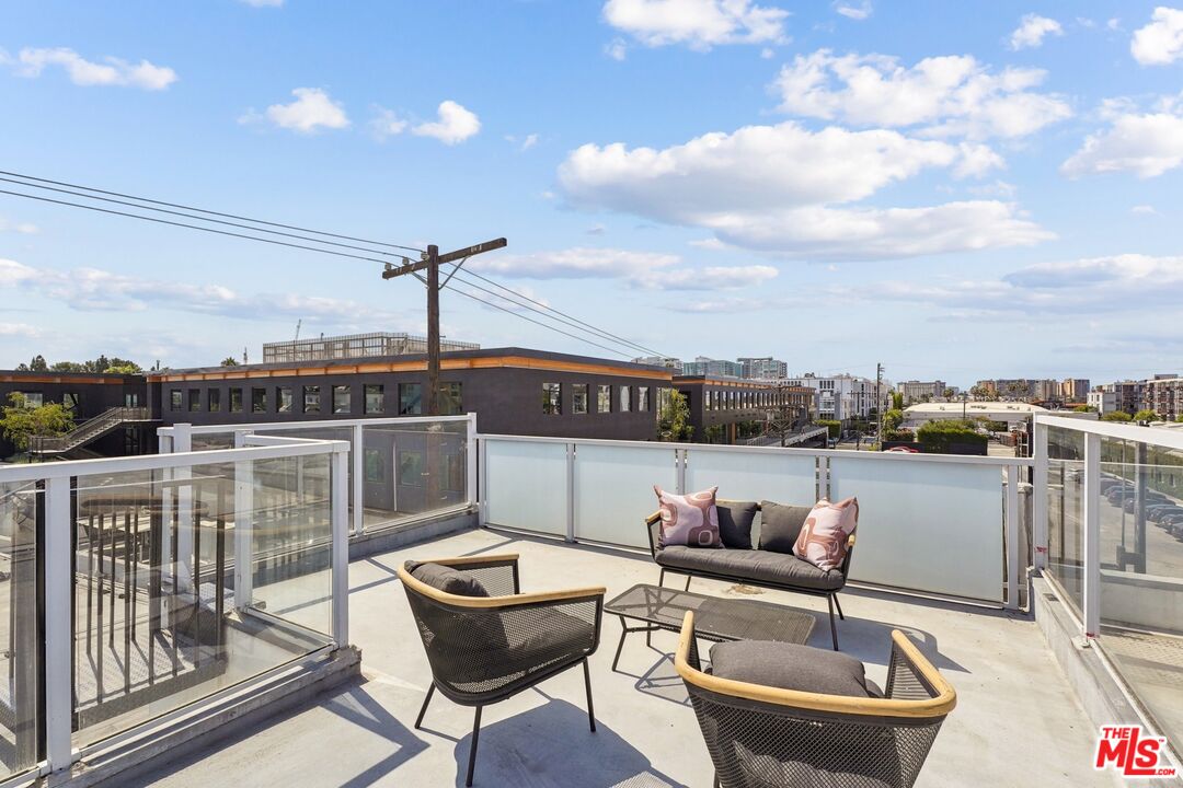 4151 Redwood Ave Unit: 414